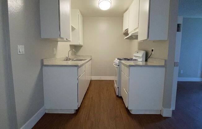 2 beds, 1 bath, 818 sqft, $1,725, Unit 023