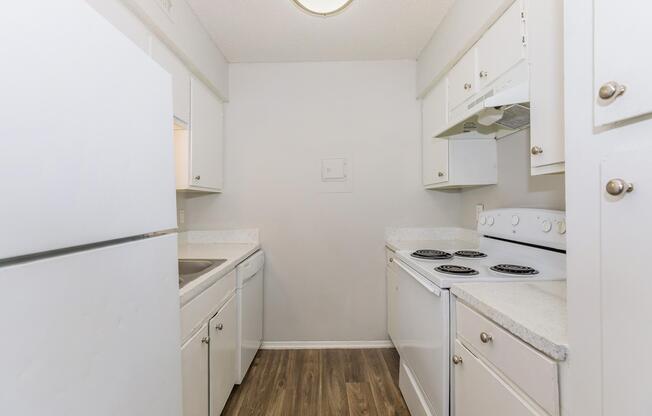 Studio, 1 bath, 460 sqft, $820