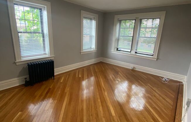 1 bed, 1 bath, 700 sqft, $2,350, Unit A05