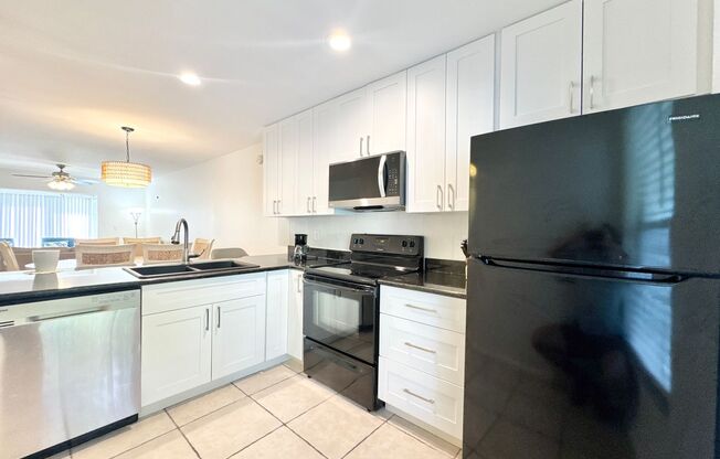 ** KINGS LAKE ** 2 BED / 2 BATH - CONDO - 1ST FLOOR - GREAT LOCATION! - ANNUAL RENTAL