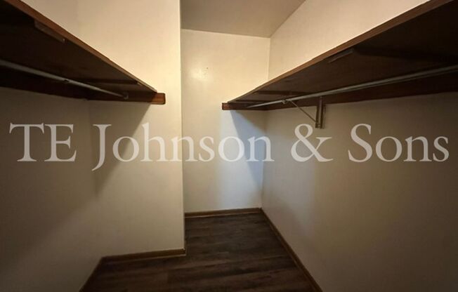 1 bed, 1 bath, $700, Unit 126 Weatherwood 6