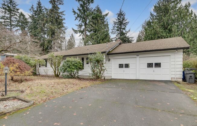 3 Bedroom Rambler in Kirkland with Large Yard!