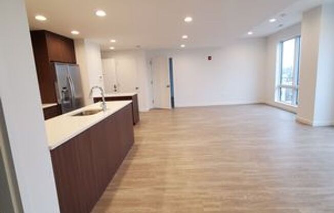 2 beds, 2 baths, 1,000 sqft, $2,625, Unit 609