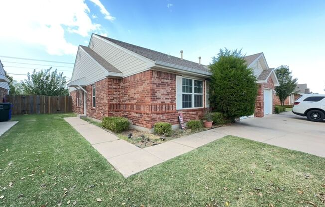 3 Bedroom, 2 Bathroom Duplex in Norman!