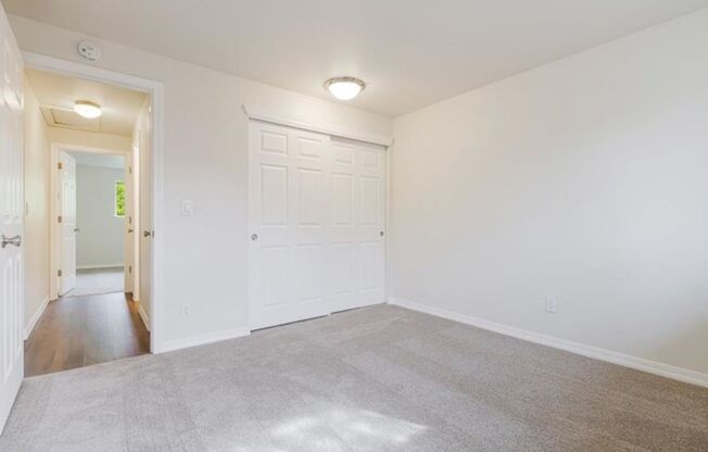 2 beds, 1 bath, 850 sqft, $1,500, Unit 28