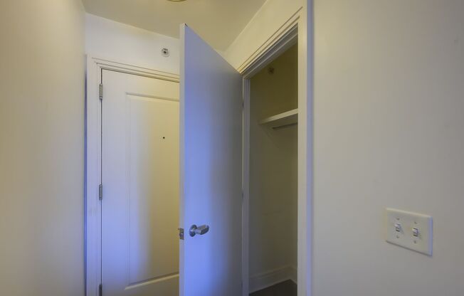 1 bed, 1 bath, $2,100, Unit # #N 518