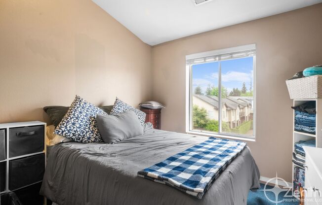 2 beds, 2 baths, $2,195, Unit # Z 276