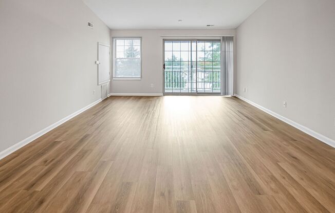 2 beds, 2 baths, 1,077 sqft, $1,640, Unit 37-9674-310