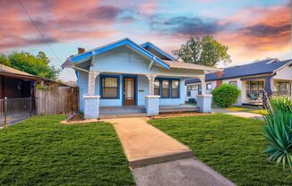 Beautiful 3 Bed 2 Path near the Plaza District: 1927 NW 14th Street