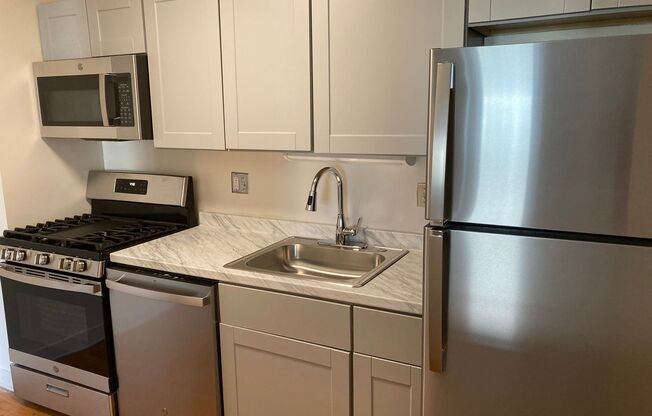 1 bed, 1 bath, 650 sqft, $1,399, Unit 17C