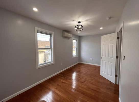 69 21 49 AVE