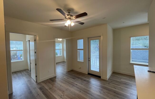 2 beds, 1 bath, 560 sqft, $1,699, Unit 1305