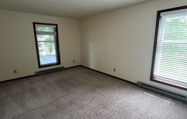 2 beds, 1 bath, 965 sqft, $1,650, Unit 7733CH