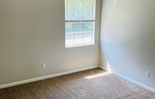 1 bed, 1 bath, 600 sqft, $725, Unit Apt 17