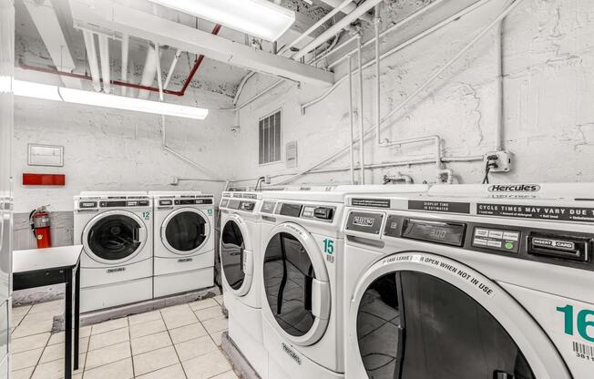 Studio, 1 bath, $3,400, Unit 1118