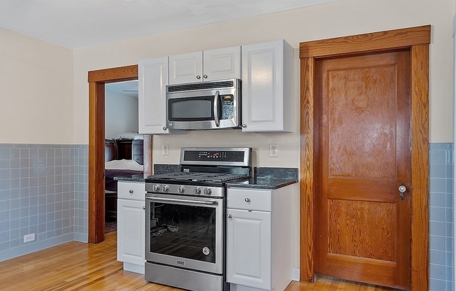 2 beds, 1 bath, $1,875, Unit 2