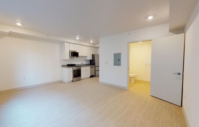 Studio, 1 bath, 355 sqft, $2,820, Unit 345 6th St, Unit 513