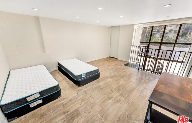 1 bed, 1.5 baths, 742 sqft, $2,695, Unit 106