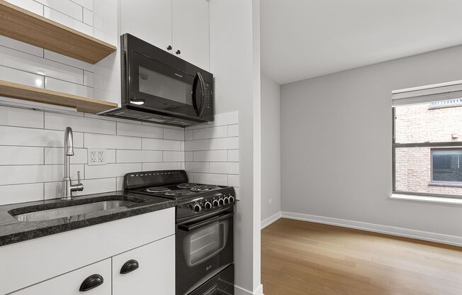 Studio, 1 bath, 225 sqft, $1,365, Unit 301