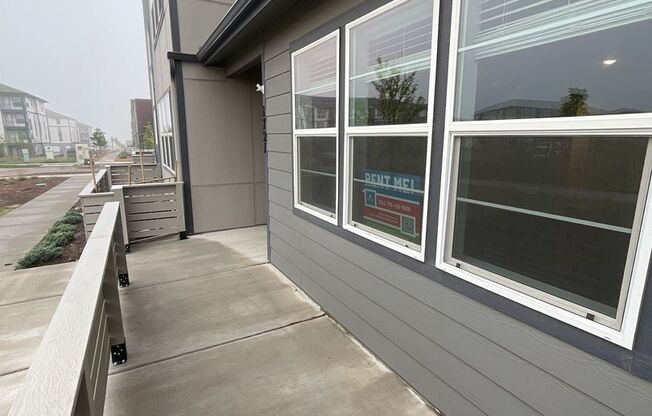 3 Bedroom Townhome Available Near Voyager Pkwy & Interquest Pkwy!