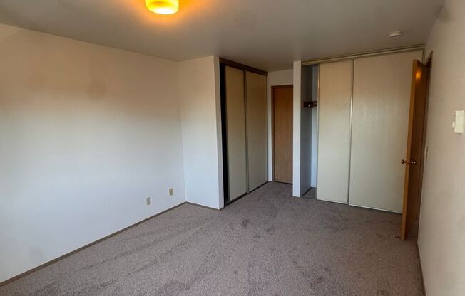 2 beds, 1 bath, 960 sqft, $2,300, Unit 402