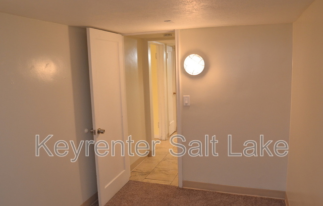 2 beds, 1 bath, 1,000 sqft, $1,095