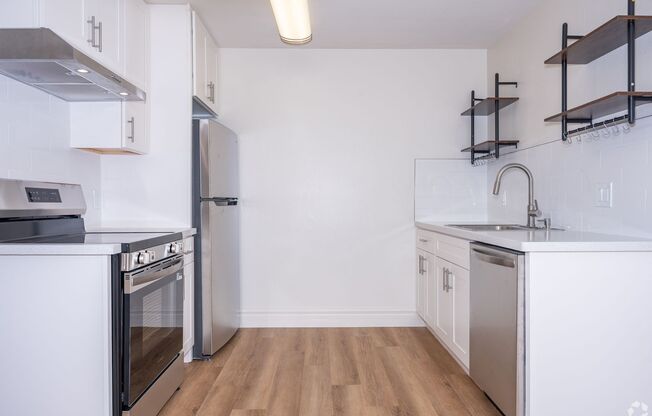 Newly Renovated One and Two Bedroom Apartments in Corte Madera with Pool, Elevator, AC