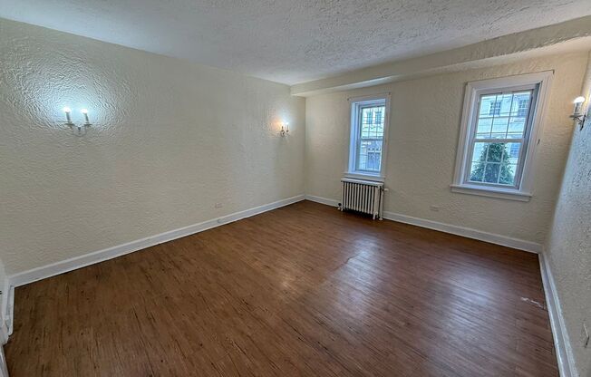 Studio, 1 bath, 308 sqft, $1,175, Unit Bayard Manor 102