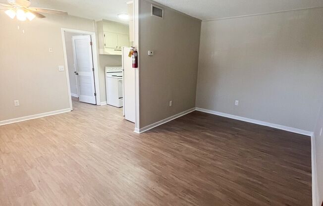 1 bed, 1 bath, 750 sqft, $1,250, Unit B1