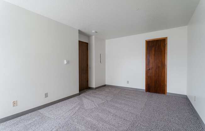 Plush Carpeting at Bristol Ridge, Urbandale