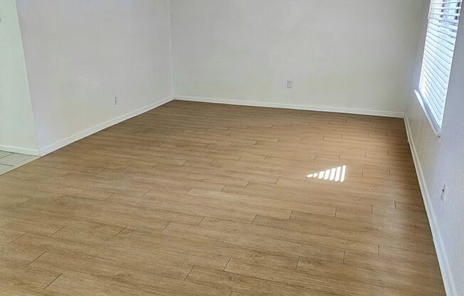 2 beds, 1 bath, 900 sqft, $1,145, Unit ELP2202-333