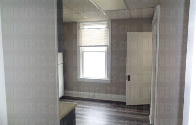 4 beds, 1 bath, $1,295, Unit 3450 Price Ave Unit 2