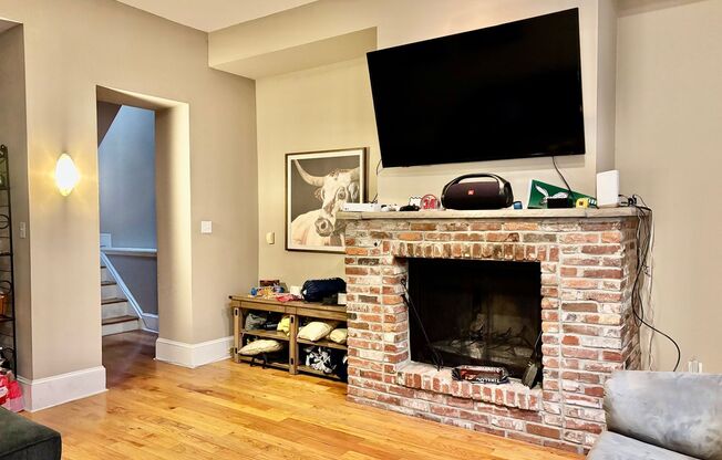 Spacious Society Hill 4bd/2.5bth Home