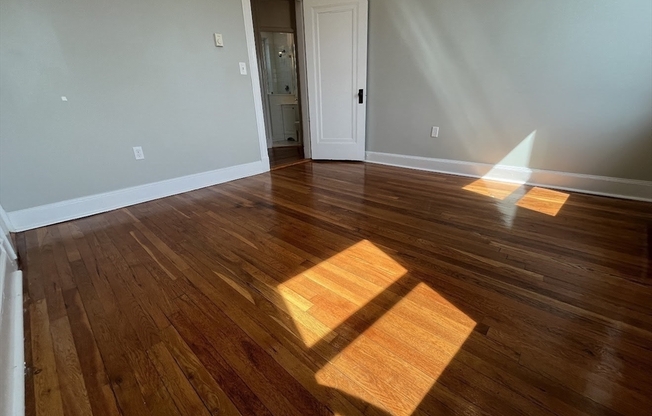 2 beds, 1 bath, $4,095, Unit 19