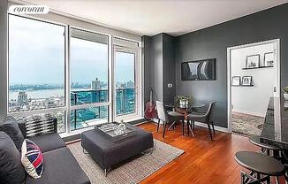 306 W 48 ST
