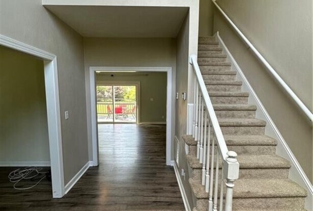 914 KEELING DR