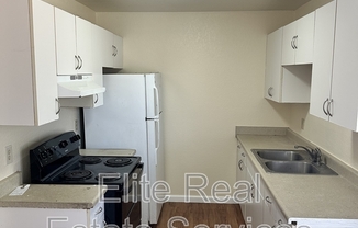 2102 E 5 ST