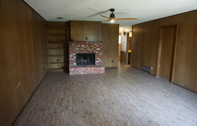 3 beds, 2 baths, 1,568 sqft, $1,395, Unit 7904 Aberdeen B
