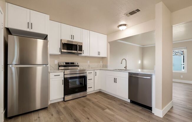 2 beds, 1.5 baths, 900 sqft, $1,595, Unit 9