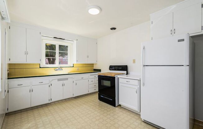 1007 Taylor Ave #A - 2 bedroom | 1 bath | Lower unit