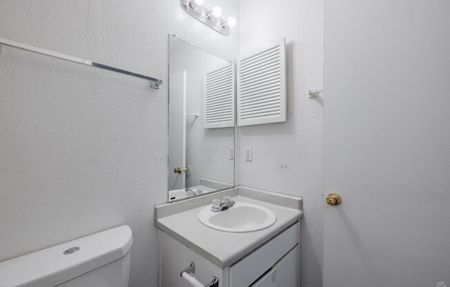 2 beds, 2 baths, 1,016 sqft, $1,195, Unit 2-13B