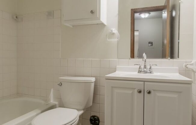 Studio, 1 bath, 300 sqft, $859, Unit 305