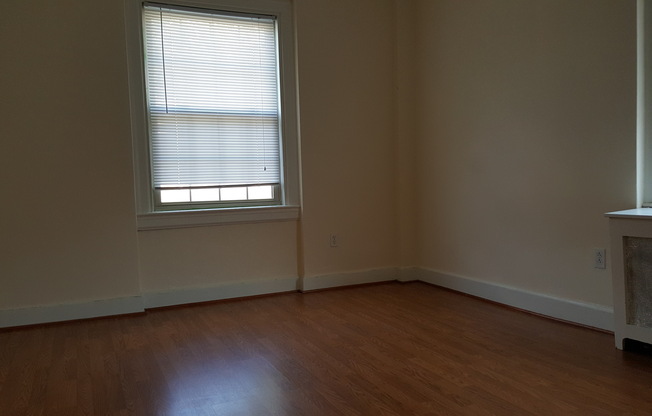 2 beds, 1.5 baths, 825 sqft, $1,800, Unit 125