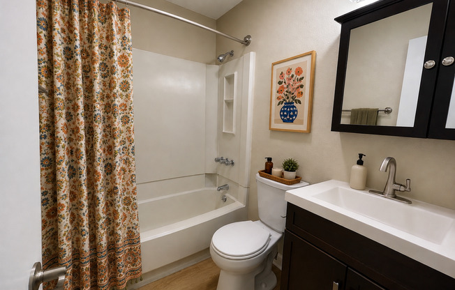 2 beds, 1 bath, 870 sqft, $1,325, Unit 7600110