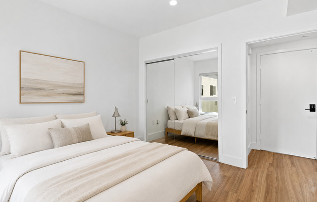 3 beds, 3 baths, 1,300 sqft, $1,600, Unit PH7 - Grand Master - 3