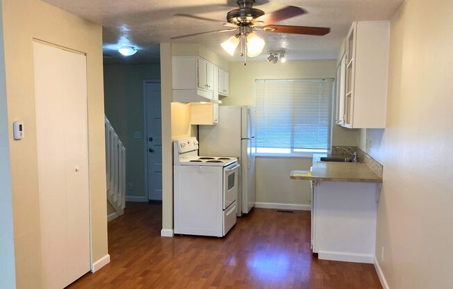 2 beds, 1 bath, 780 sqft, $1,400