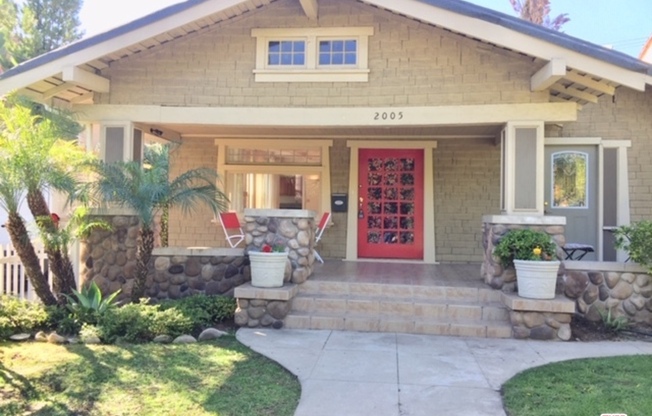 3 beds, 2 baths, 2,007 sqft, $8,500