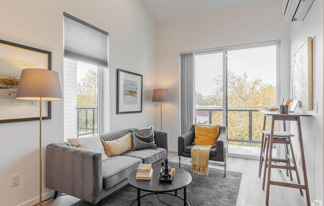 1 bed, 1 bath, 413 sqft, $1,525, Unit 312