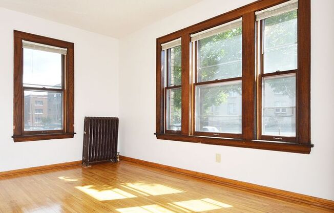 2 beds, 2 baths, 950 sqft, $1,400, Unit 10 - 110