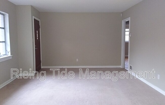 1136 DOGWOOD LN